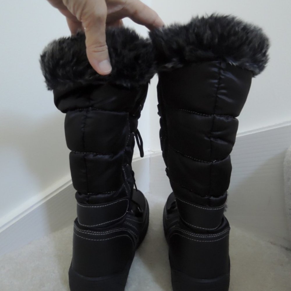 Ladies Boots Size 8 1/2 M by Daily Shoes Faux Fur Waterproof Black Quilt Lace Up - Picture 6 of 13